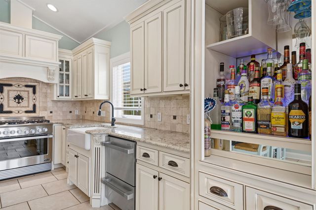 111 Kettle Ln, Houma, LA 70360