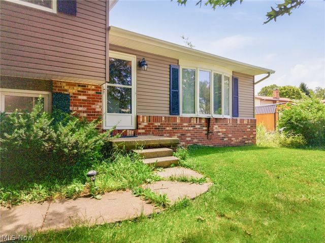 8694 Lansdale Avenue NW, North Canton, OH 44720