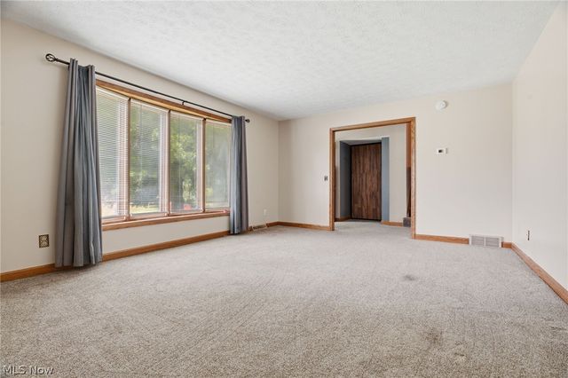 8694 Lansdale Avenue NW, North Canton, OH 44720