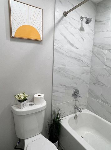 12216 NOREAST LAKE DRIVE, Tampa, FL 33612