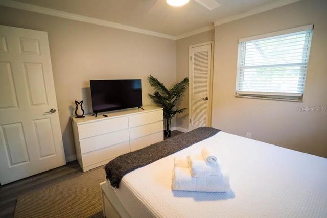 12216 NOREAST LAKE DRIVE, Tampa, FL 33612