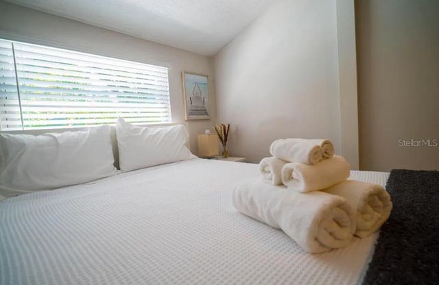 12216 NOREAST LAKE DRIVE, Tampa, FL 33612