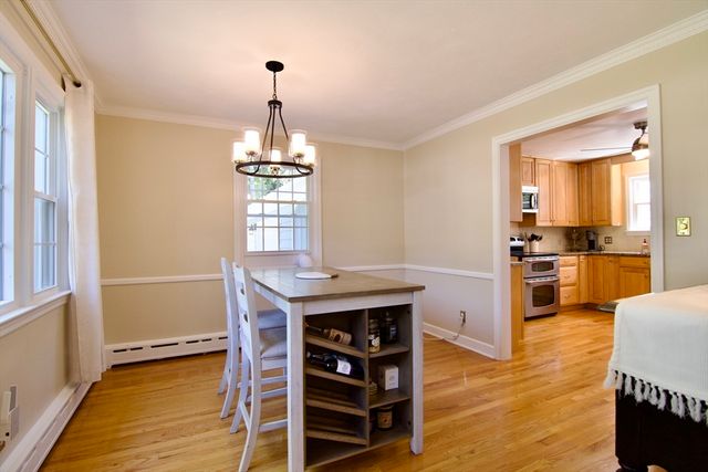 123 Whitmun Rd, Longmeadow, MA 01106