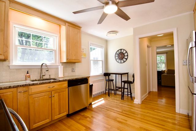 123 Whitmun Rd, Longmeadow, MA 01106