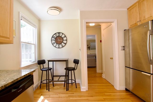 123 Whitmun Rd, Longmeadow, MA 01106