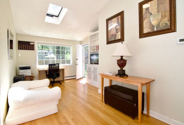 123 Whitmun Rd, Longmeadow, MA 01106