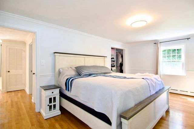123 Whitmun Rd, Longmeadow, MA 01106