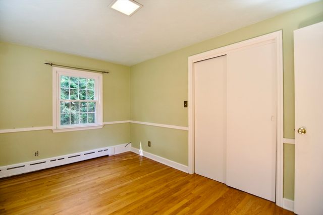 123 Whitmun Rd, Longmeadow, MA 01106