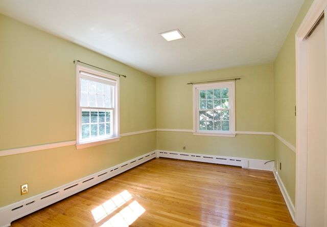 123 Whitmun Rd, Longmeadow, MA 01106