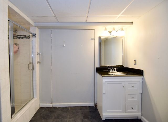 123 Whitmun Rd, Longmeadow, MA 01106