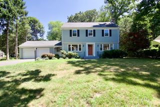 123 Whitmun Rd, Longmeadow, MA 01106