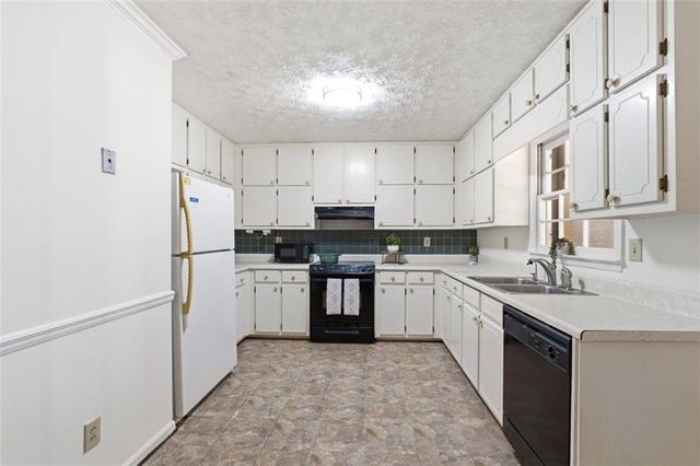2160 Logan Drive, Jonesboro, GA 30236