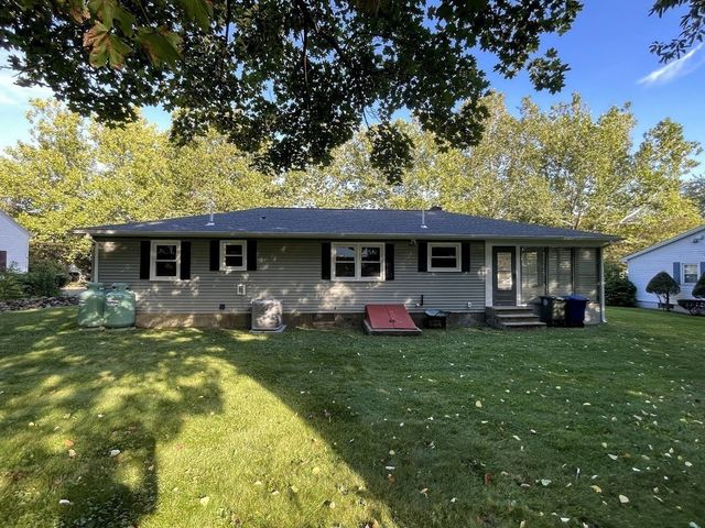 36 Stuart Ave, Leominster, MA 01453