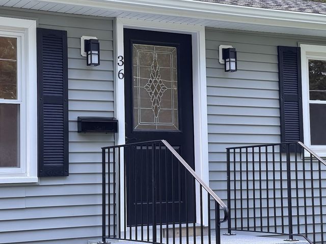 36 Stuart Ave, Leominster, MA 01453