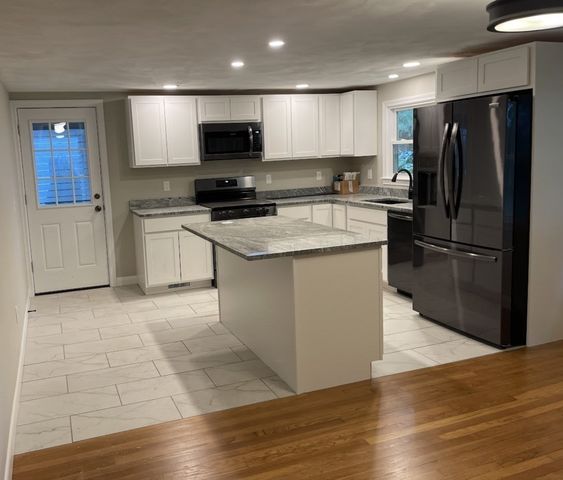 36 Stuart Ave, Leominster, MA 01453