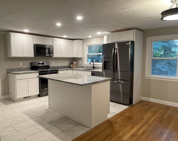 36 Stuart Ave, Leominster, MA 01453