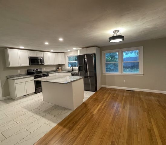 36 Stuart Ave, Leominster, MA 01453