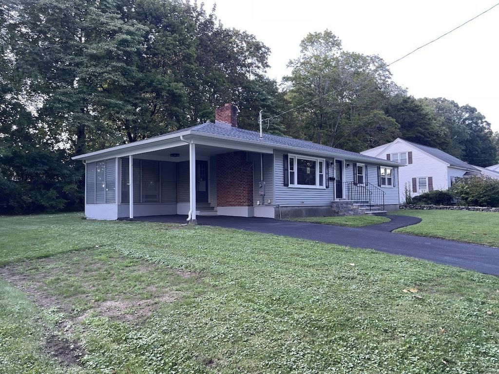 36 Stuart Ave, Leominster, MA 01453