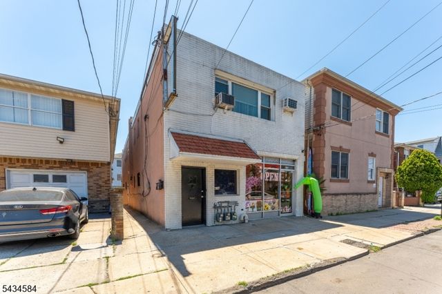 416 S 5Th St, Elizabeth City, NJ 07206