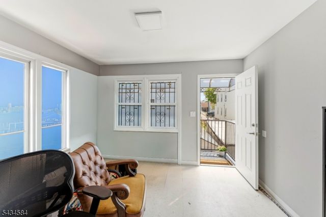 416 S 5Th St, Elizabeth City, NJ 07206
