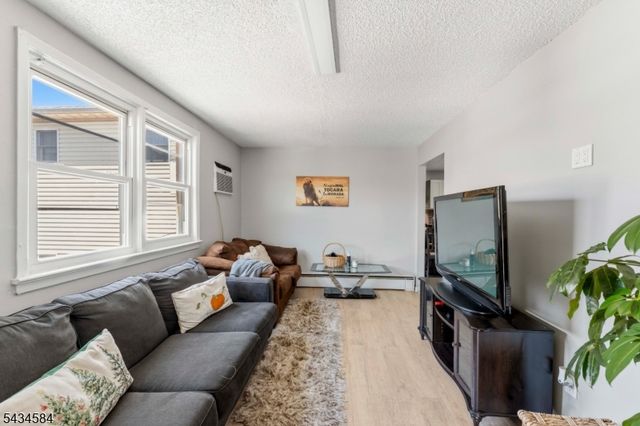 416 S 5Th St, Elizabeth City, NJ 07206