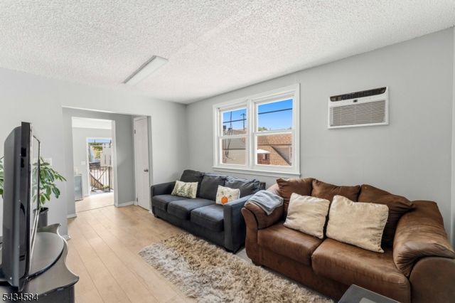 416 S 5Th St, Elizabeth City, NJ 07206