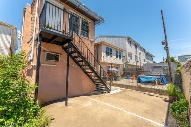 416 S 5Th St, Elizabeth City, NJ 07206