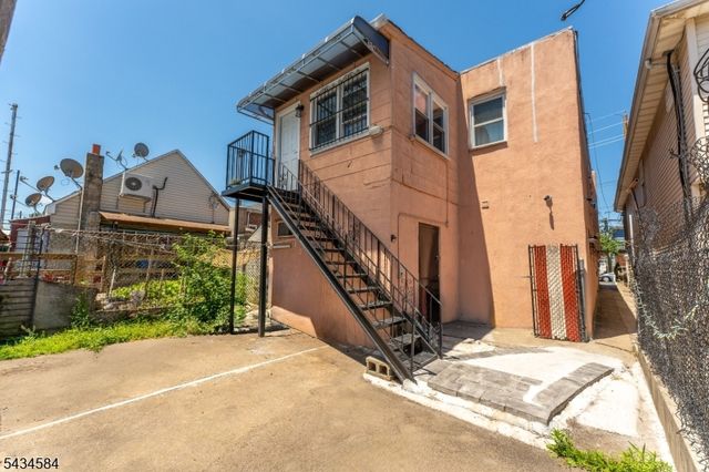 416 S 5Th St, Elizabeth City, NJ 07206