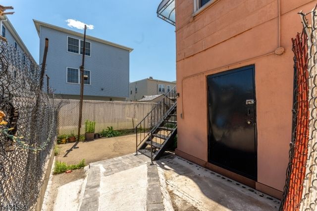 416 S 5Th St, Elizabeth City, NJ 07206