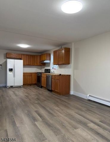 416 S 5Th St, Elizabeth City, NJ 07206