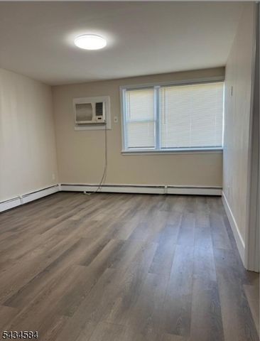 416 S 5Th St, Elizabeth City, NJ 07206