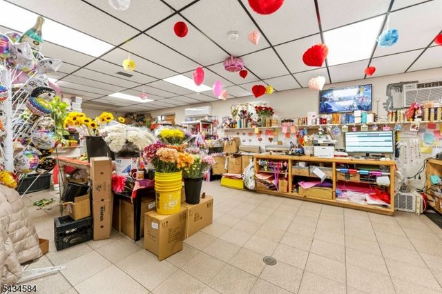 416 S 5Th St, Elizabeth City, NJ 07206