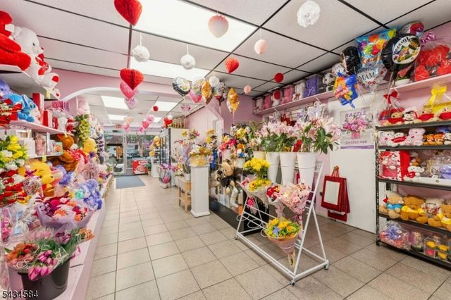416 S 5Th St, Elizabeth City, NJ 07206
