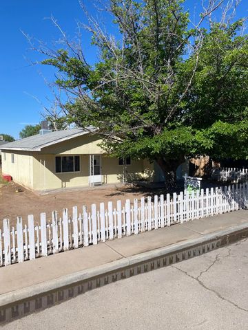 1129 Pine Court SE, Los Lunas, NM 87031