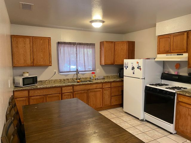 1129 Pine Court SE, Los Lunas, NM 87031