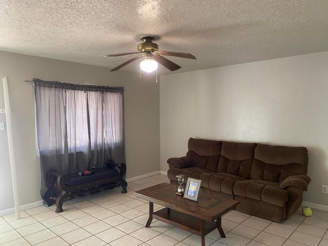 1129 Pine Court SE, Los Lunas, NM 87031