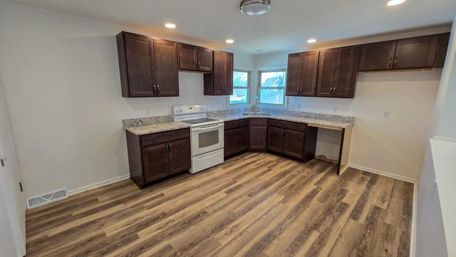 231 Prospect AVENUE, Pewaukee, WI 53072