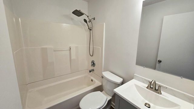 231 Prospect AVENUE, Pewaukee, WI 53072