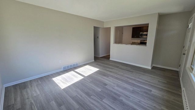 231 Prospect AVENUE, Pewaukee, WI 53072