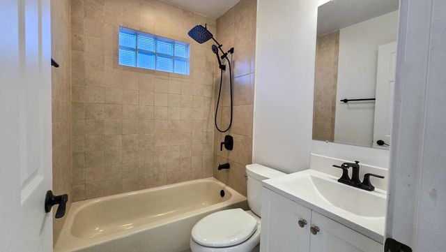 231 Prospect AVENUE, Pewaukee, WI 53072