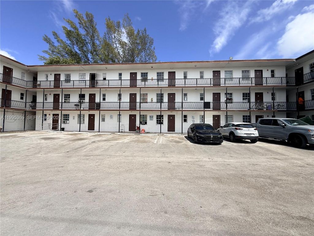 7001 NW 15th Ave 18, Miami, FL 33147