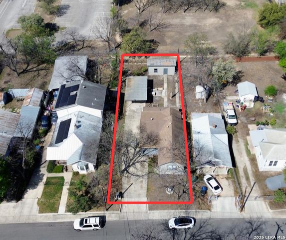 613 N Chupaderas, San Antonio, TX 78207