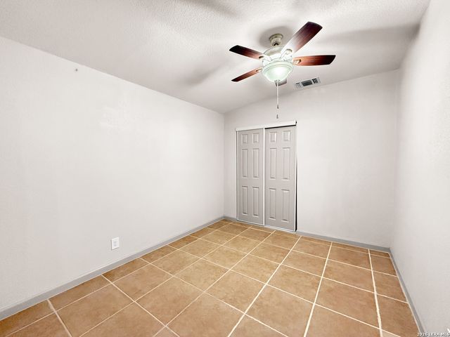 613 N Chupaderas, San Antonio, TX 78207