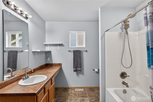 5670 Swift Creek Drive, Mount Vernon, WA 98273