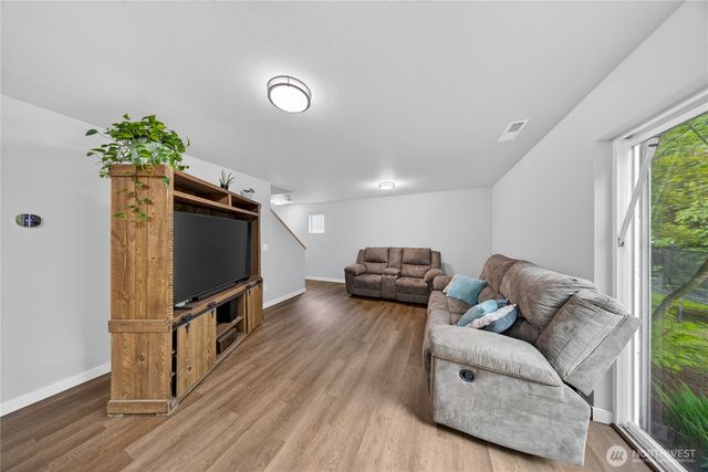 5670 Swift Creek Drive, Mount Vernon, WA 98273