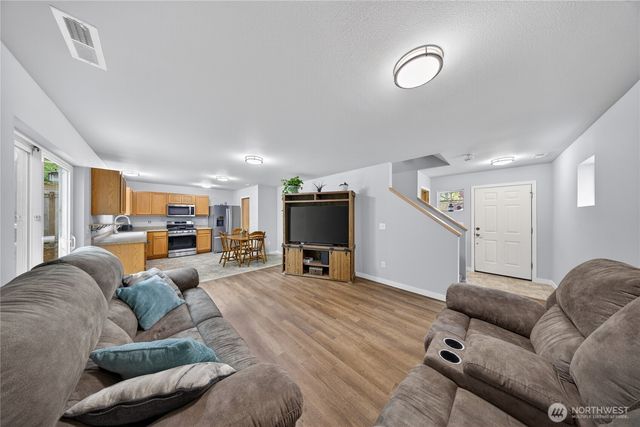 5670 Swift Creek Drive, Mount Vernon, WA 98273