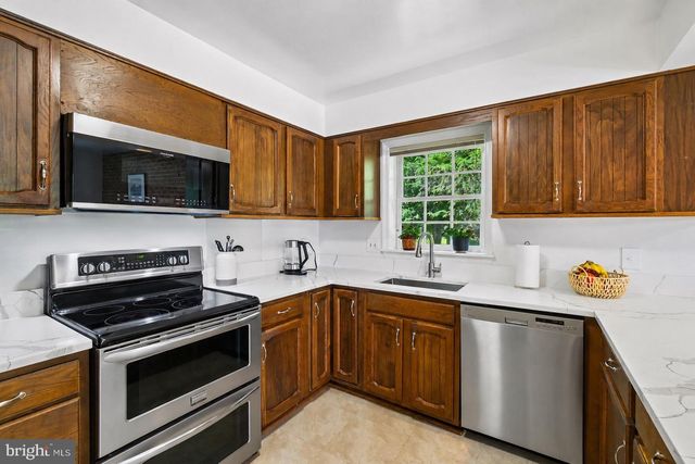 11900 CANFIELD RD, Potomac, MD 20854