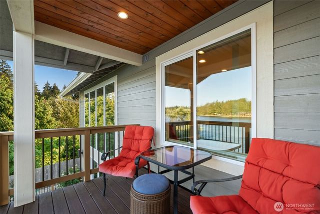 31 SE Skookum View Drive, Shelton, WA 98584