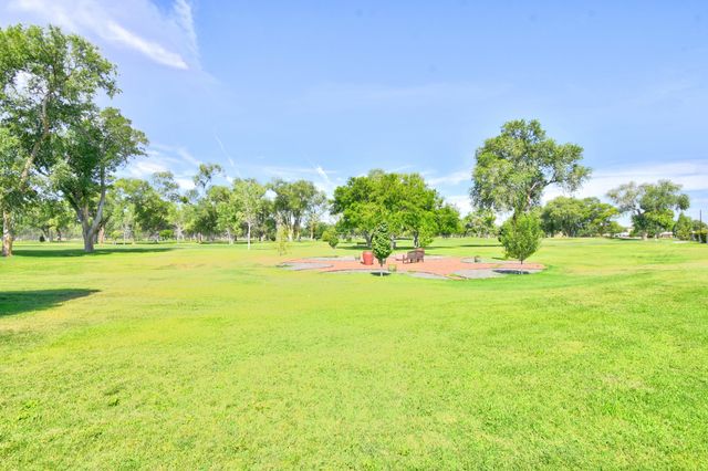 1724 CHACOMA Place SW, Albuquerque, NM 87104