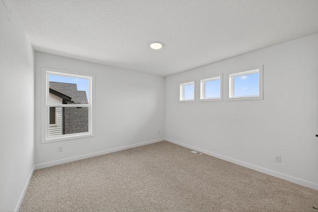 8656 Periwinkle Boulevard, Woodbury, MN 55129
